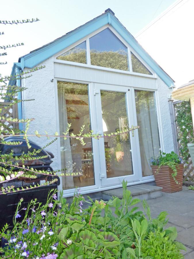The Boathouse, Kingsbridge - Romantic Detached Annexe With Parking & Estuary Walk To Great Pub * Kingsbridge (Devon)