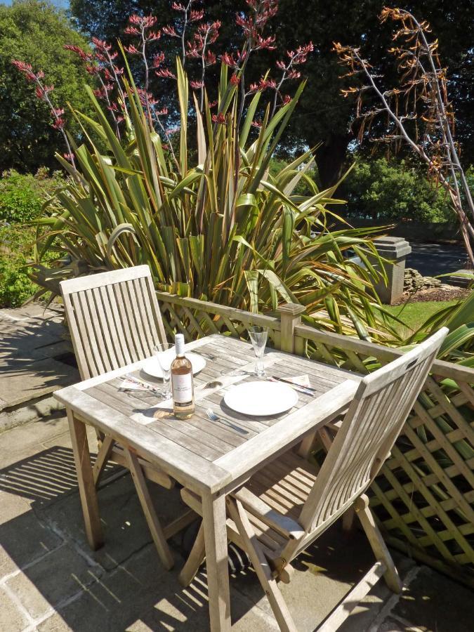 The Boathouse, Kingsbridge - Romantic Detached Annexe With Parking & Estuary Walk To Great Pub Holiday home