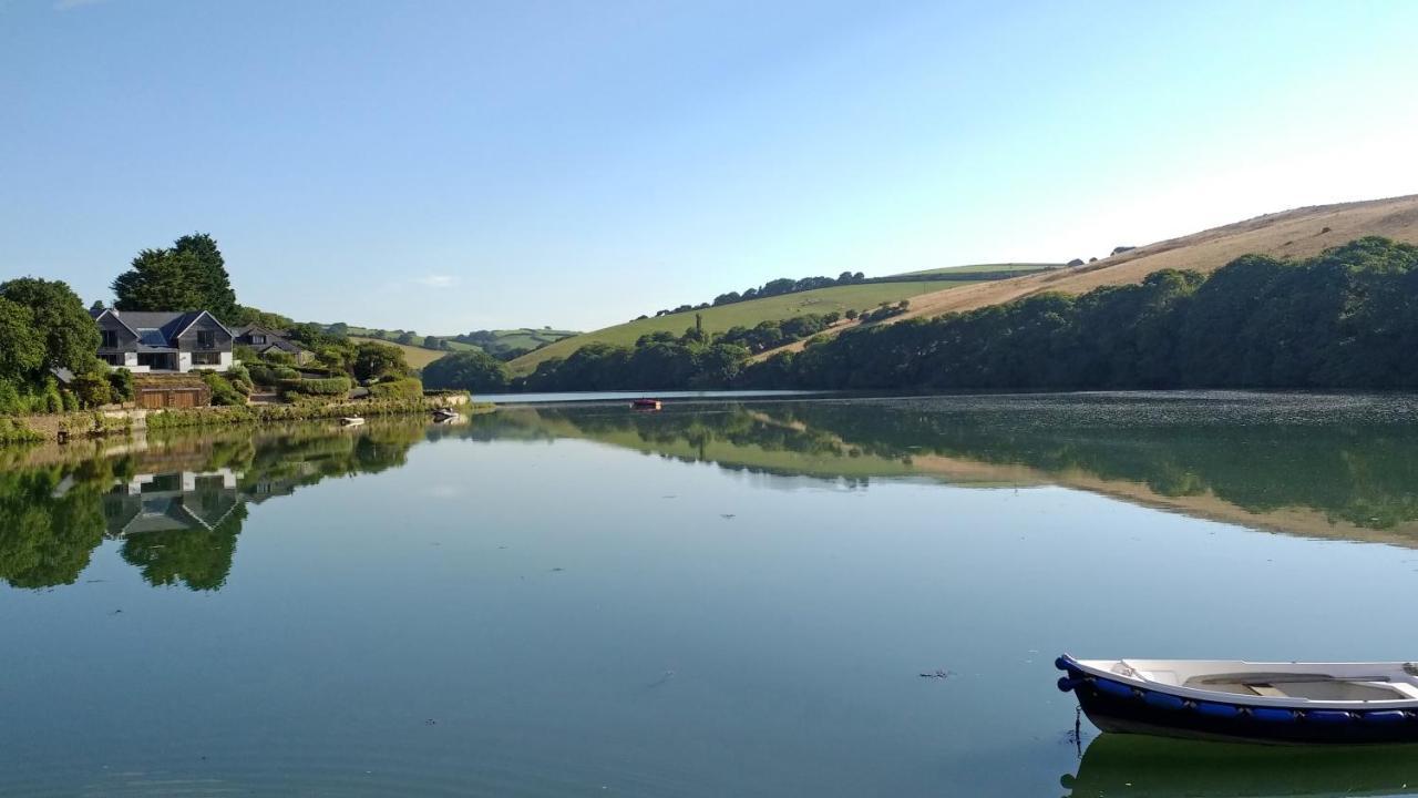The Boathouse, Kingsbridge - Romantic Detached Annexe With Parking & Estuary Walk To Great Pub * Kingsbridge (Devon)
