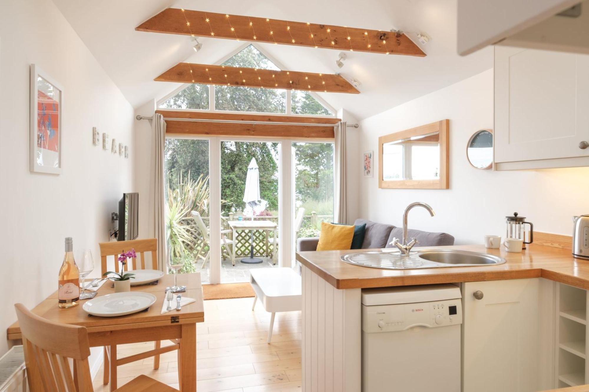 Holiday home The Boathouse, Kingsbridge - Romantic Detached Annexe With Parking & Estuary Walk To Great Pub Kingsbridge (Devon)